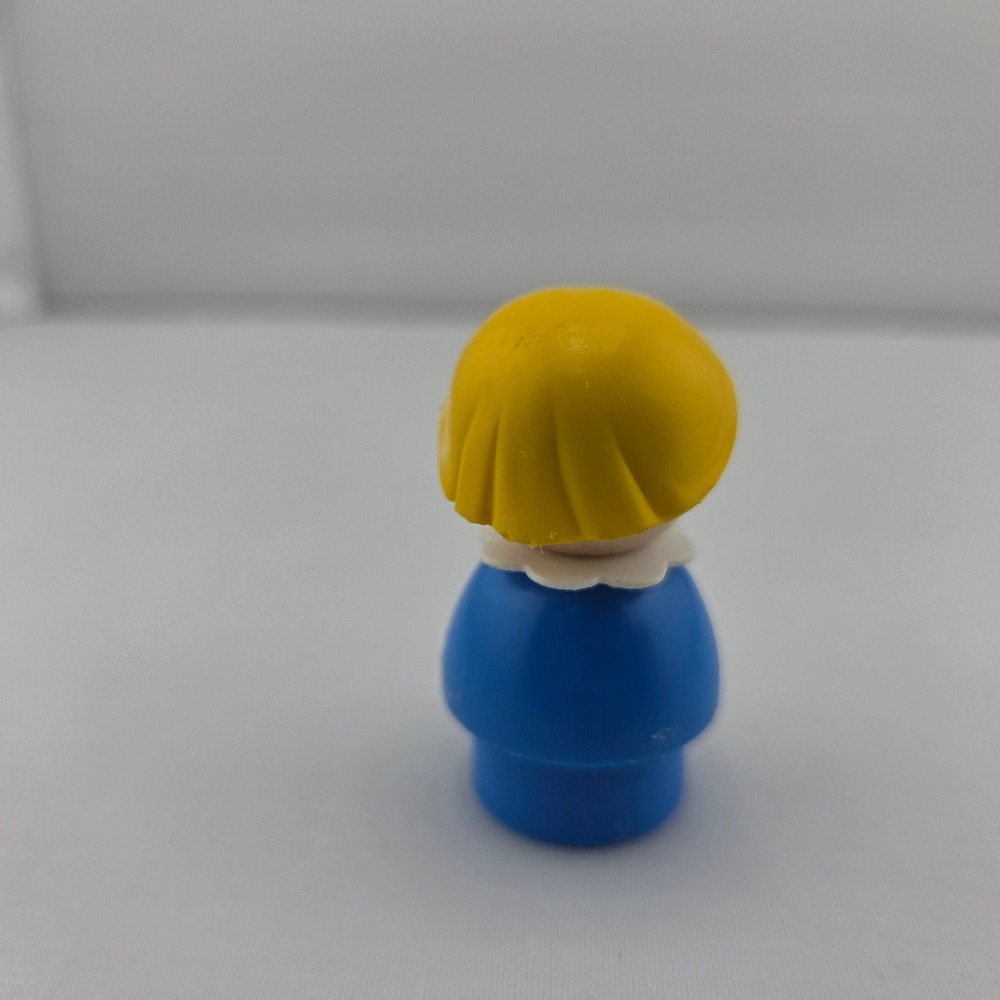 Vintage Fisher Price Little People Blonde Girl Blue Body White Scalloped Collar - Picture 3 of 5